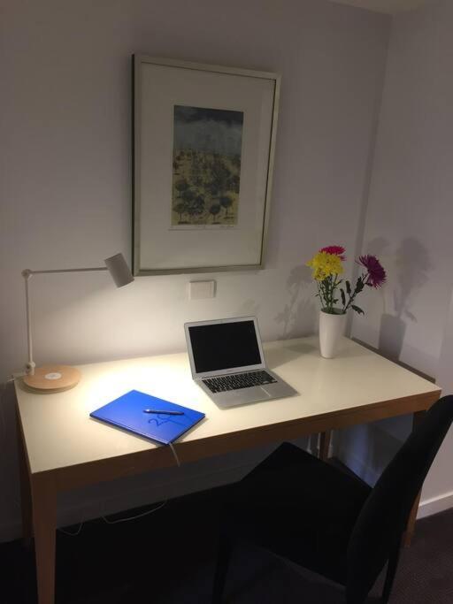 Roma studio apartment in Collins Street Melbourne Esterno foto