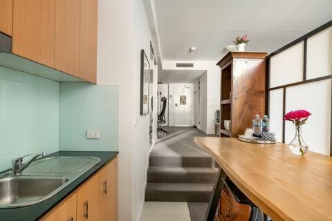 Roma studio apartment in Collins Street Melbourne Esterno foto